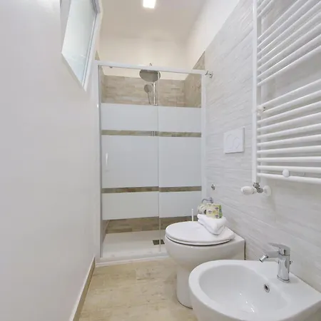 Michele Lux 6 People Spotless And Connected To Airport And Vatican
