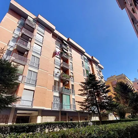 Michele Lux 6 People Spotless And Connected To Airport And Vatican * روما
