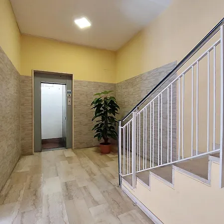 Michele Lux 6 People Spotless And Connected To Airport And Vatican روما