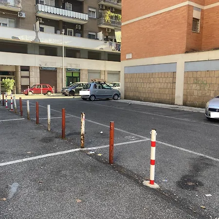 Michele Lux 6 People Spotless And Connected To Airport And Vatican