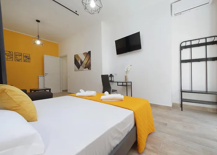 Michele Lux Lodge - 6 People - Spotless - 3 Stops From Vatican, 4 Stops From Colosseum Rome